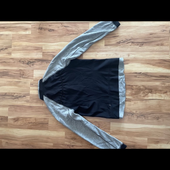 Lululemon zip up sweatshirt - Picture 4 of 4